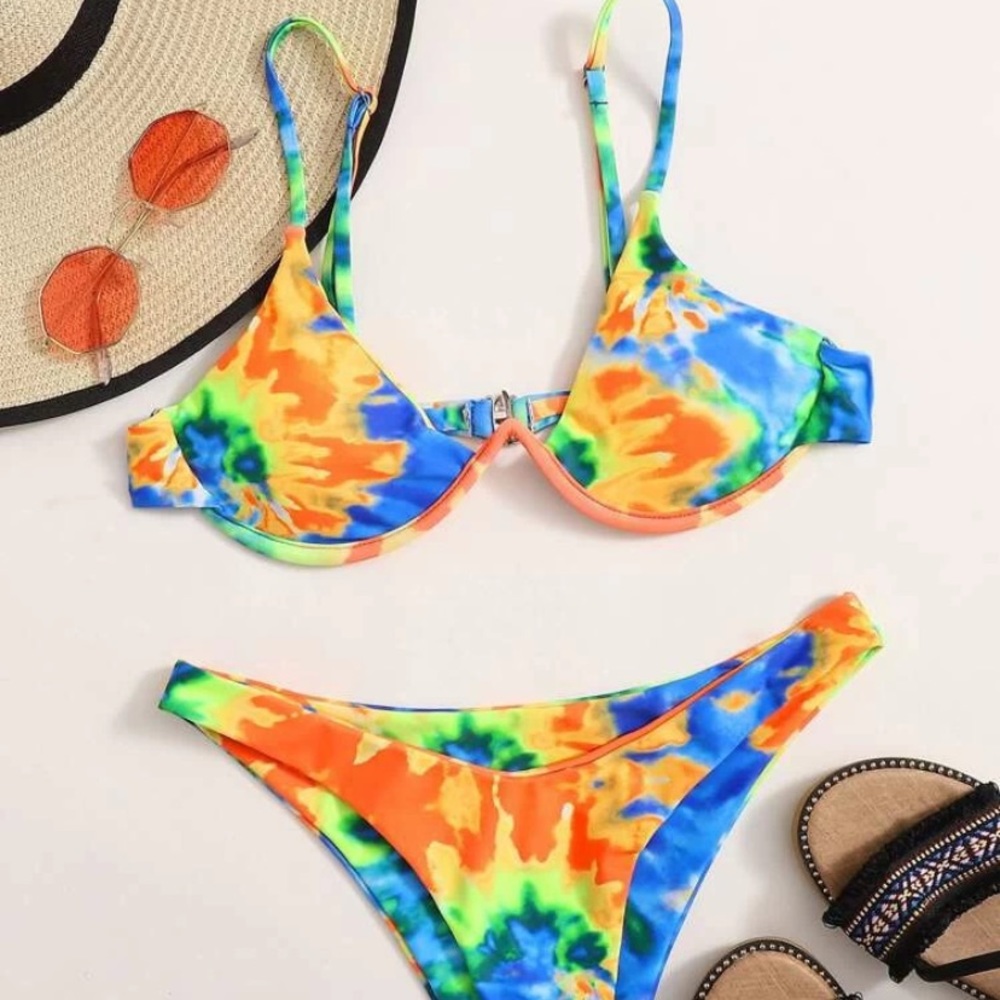 Tue Dye bikini